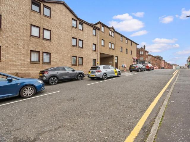 Apartment at George Street, Johnstone