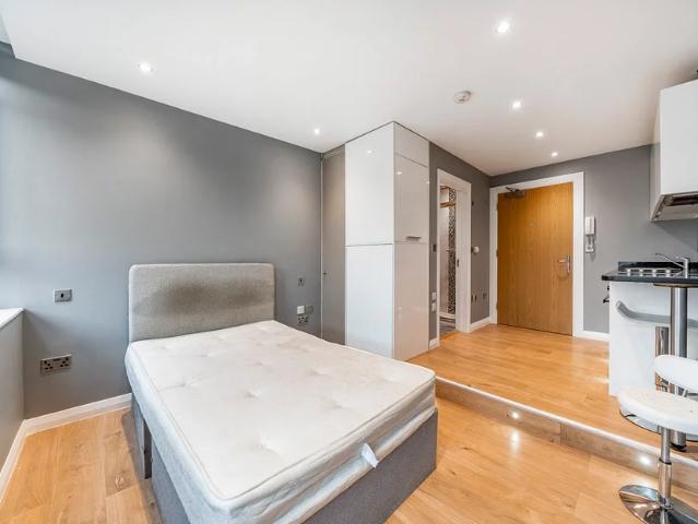 Apartment at Gilmore Road, Greater London