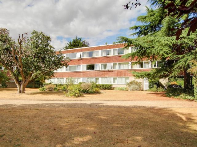 Apartment at Gilmerton Court, Cambridge