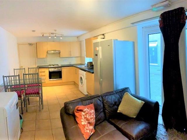 Apartment at Glynrhondda Street, Cardiff
