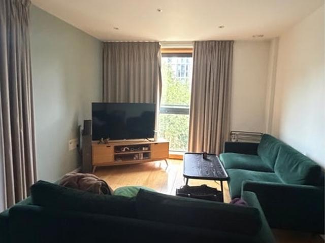 Apartment at Glade Walk, Greater London