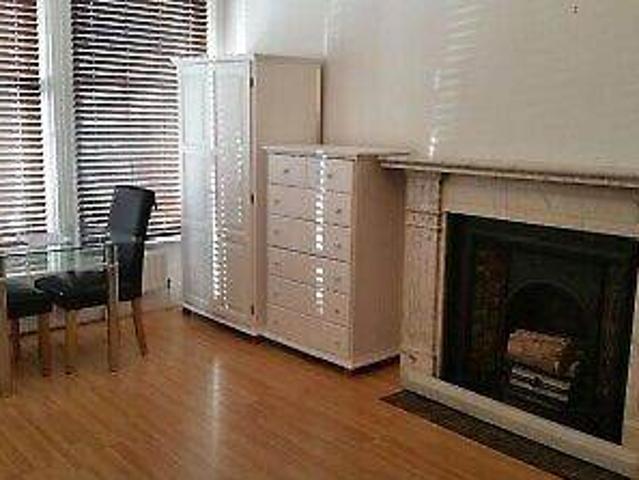 Apartment at Glazbury Road, Greater London