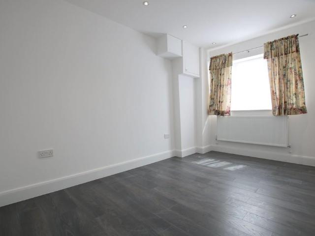 Apartment at Glebe Road, Greater London