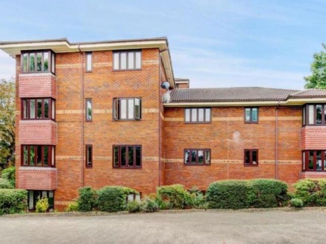 Apartment at Glenavon Park, Bristol