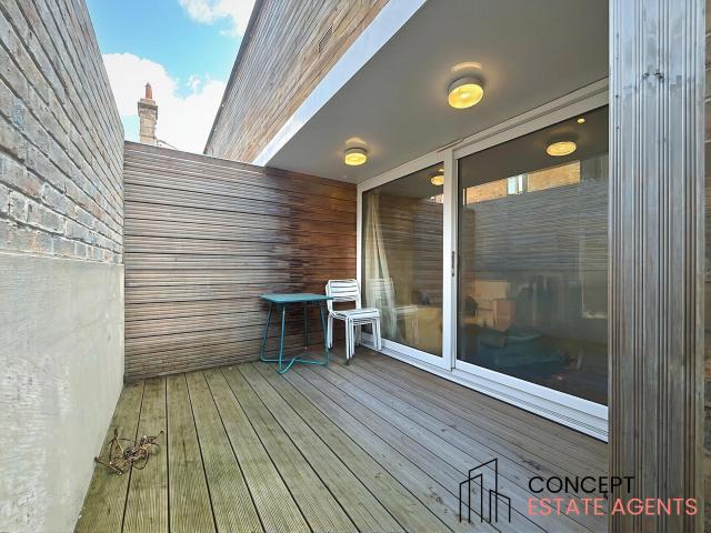 Apartment at Glenburnie Road, Greater London