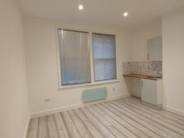 Apartment at Gleneldon Road, Greater London