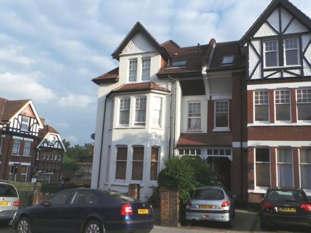 Apartment at Gleneldon Road, Greater London