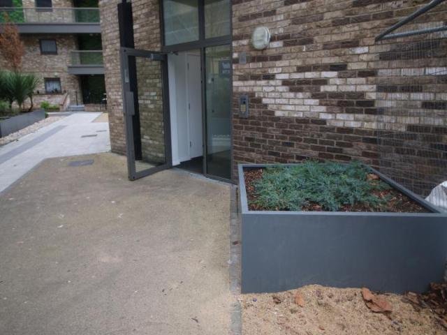 Apartment at Glengarnock Avenue, Greater London