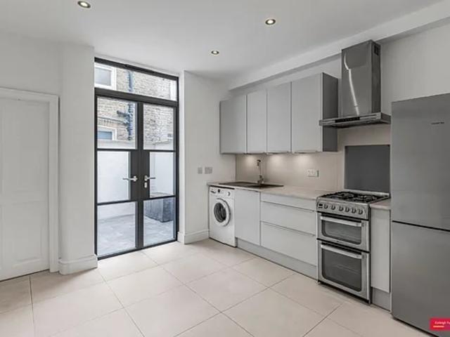 Apartment at Glenrosa Street, Greater London