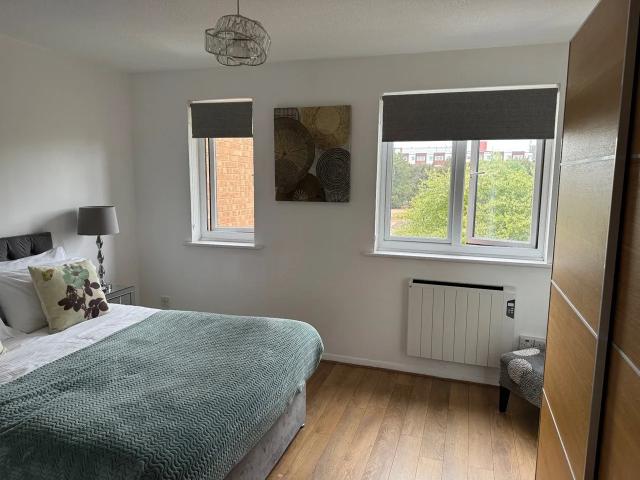 Apartment at Glenville Grove, Greater London