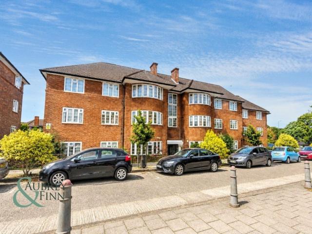 Apartment at Gloucester Drive, Greater London