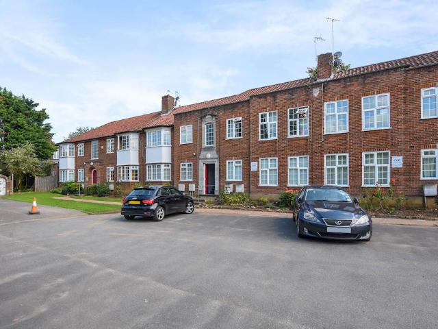 Apartment at Alexandra Park Road, Greater London
