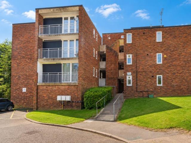 Apartment at Grangedale Close, Greater London