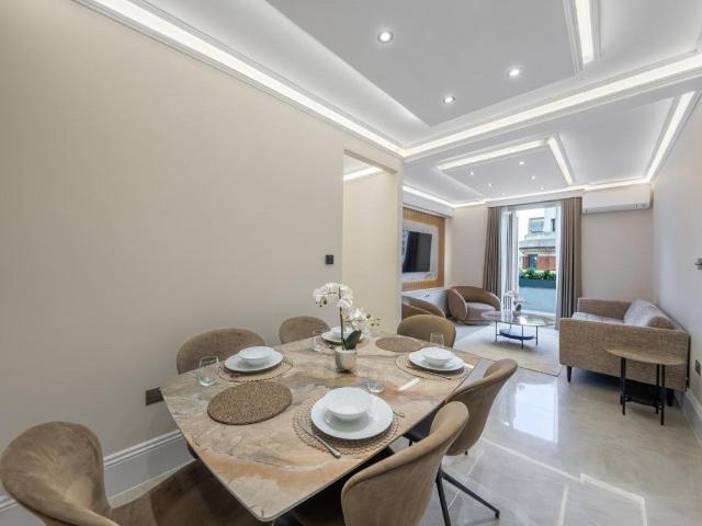 Apartment at Great Cumberland Place, City of Westminster