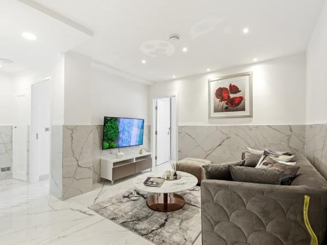 Apartment at Great Cumberland Place, City of Westminster