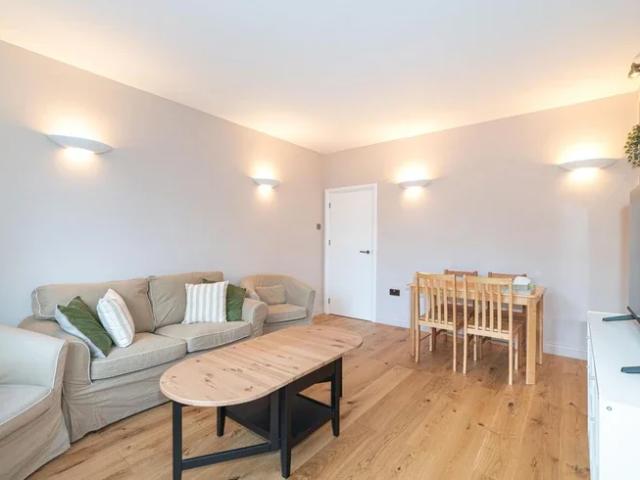Apartment at Great North Road, Greater London