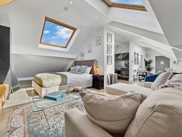Apartment at Great Sutton Street, Greater London