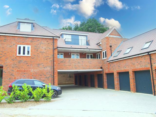apartment at Green Close, Brookmans Park