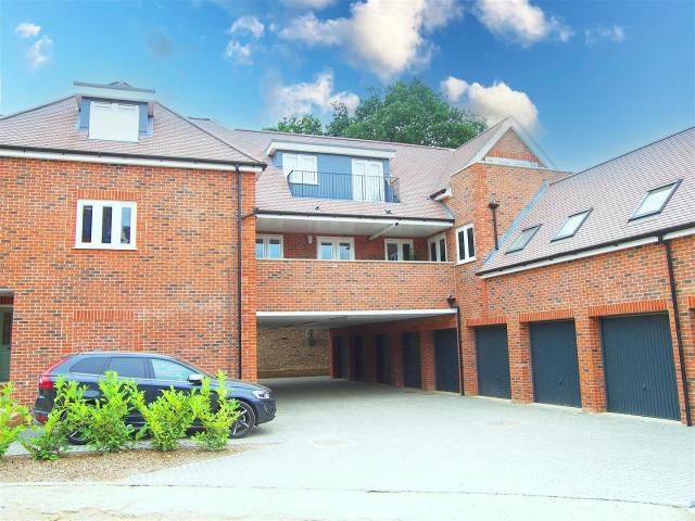 Apartment at Green Close, Welwyn Hatfield