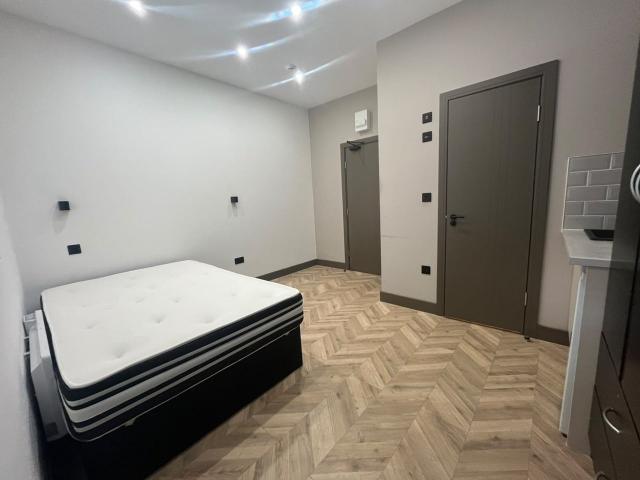 Apartment at Green Lane, Borough of Spelthorne