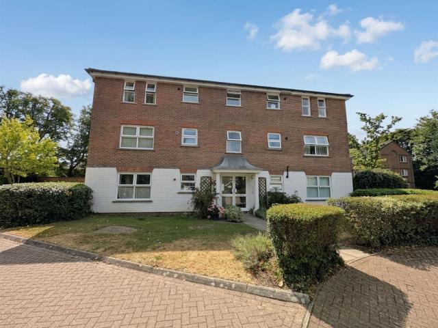 Apartment at Greenacres, Horsham