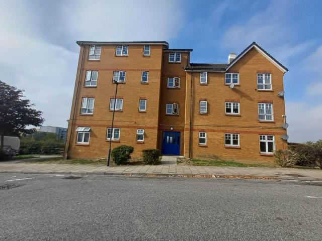 Apartment at Greenhaven Drive, Greater London