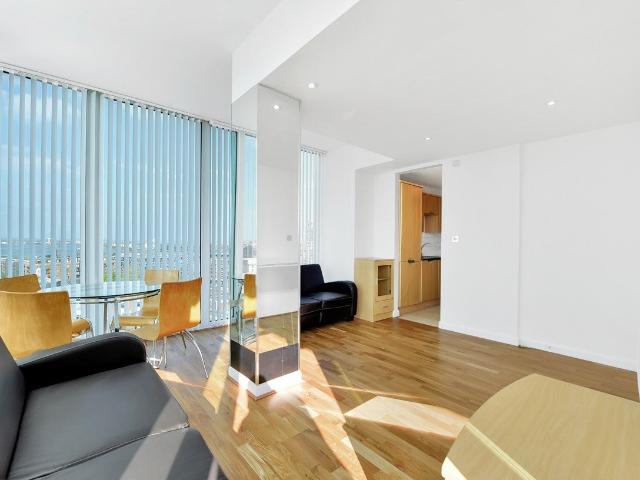 Apartment at Greens End, Greater London