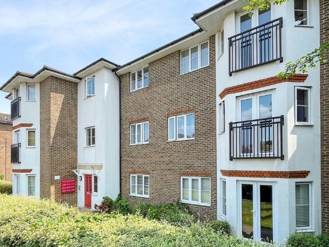 Apartment at Groombridge Drive, Rainham