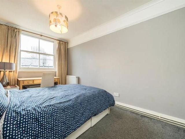 Apartment at Grosvenor Terrace, Greater London