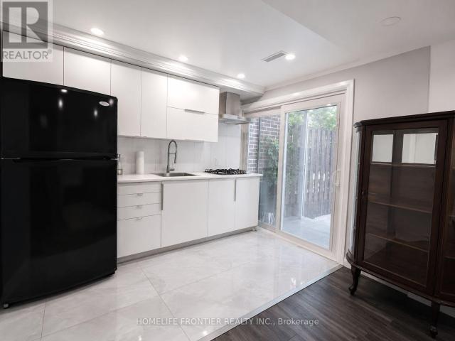 apartment at GROUND LEVEL 49 RED ROBIN WAY, Toronto, Ontario, M2R3K6