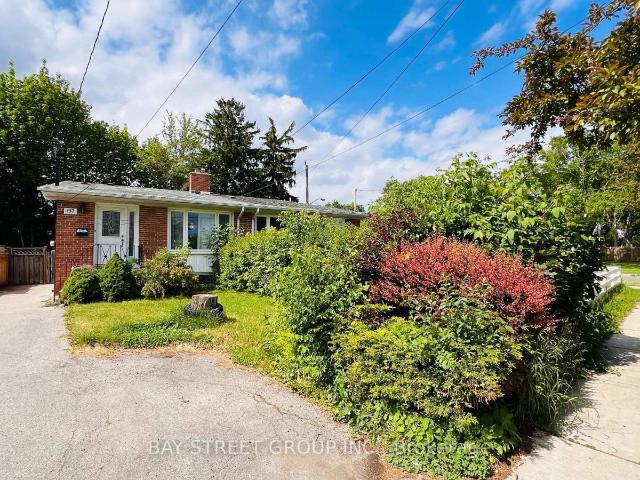 apartment at GROUND & LOWER 147 ROYWOOD DRIVE, Toronto, Ontario, M3A2E3