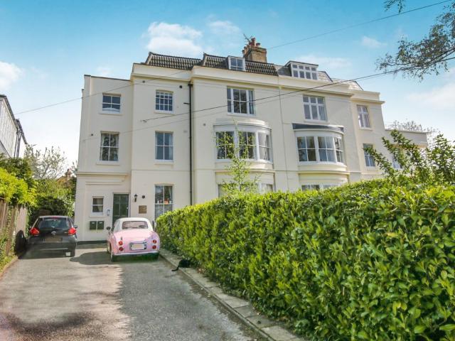 Apartment at Grove Hill Gardens, Tunbridge Wells