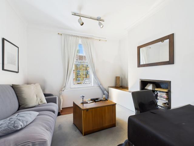 Apartment at Gunter Grove, Greater London