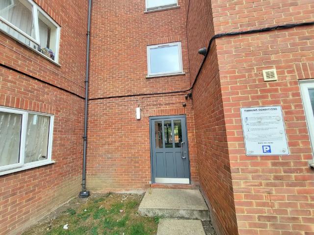 Apartment at Gurney Close, Greater London