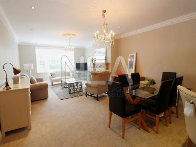 Apartment at Dovedale Close, Reading