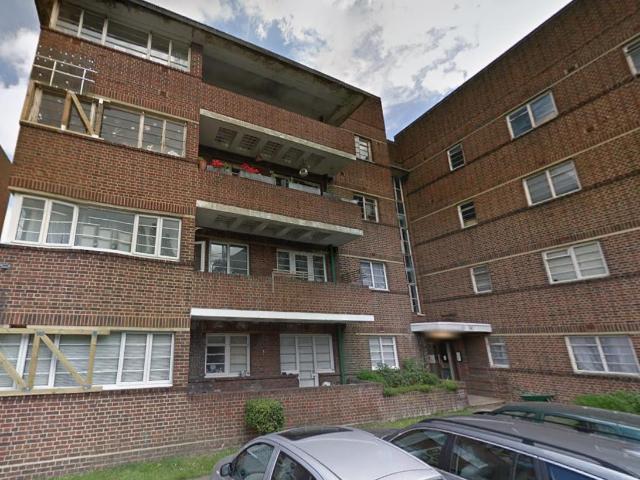 Apartment at Dorchester Court, Greater London