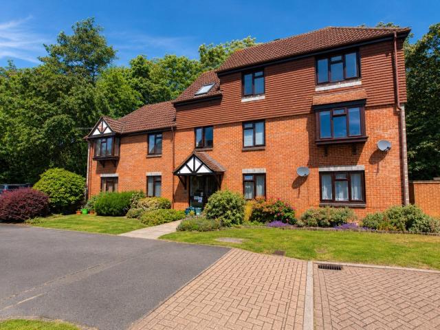 Apartment at Dairyman's Walk, Guildford