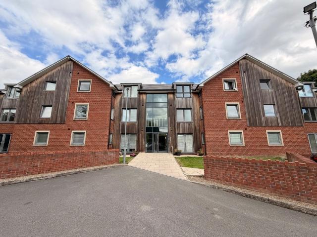 Apartment at Dalefield Road, Wakefield