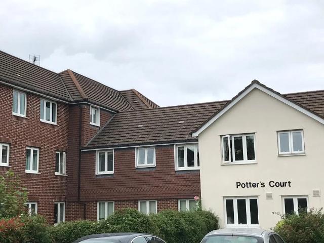 Apartment at Darkes Lane, Hertsmere