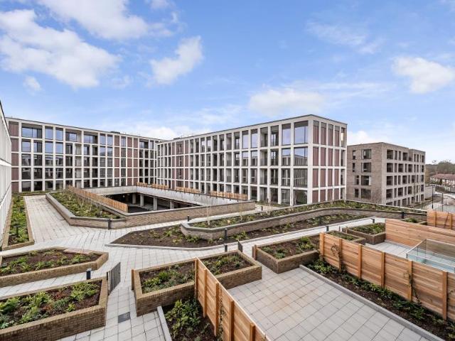Apartment at Devonshire Avenue, Woking