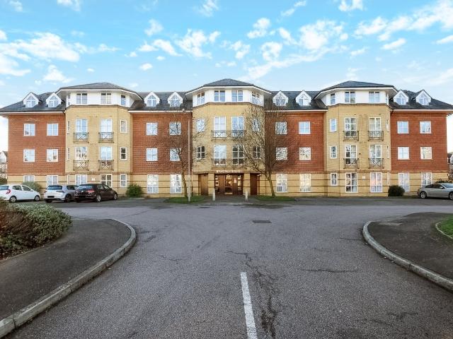 Apartment at Dexter Close, St Albans