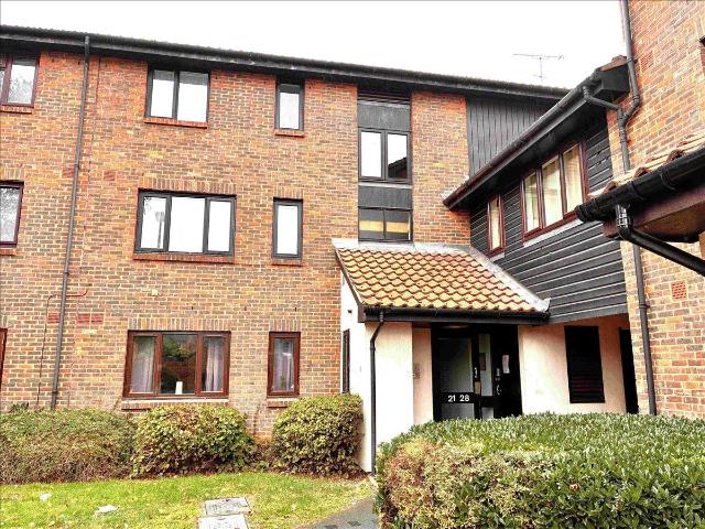 Apartment at Deerhurst Close, Greater London