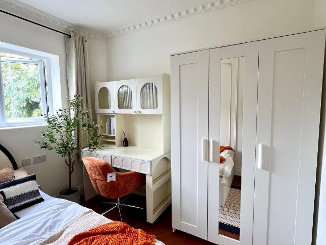Apartment at Drapers Road, Greater London