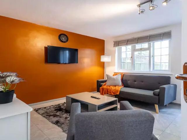 Apartment at Drovers Place, Greater London