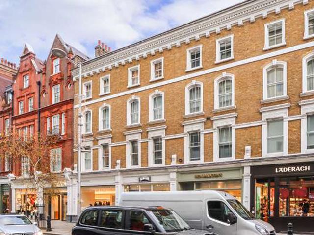Apartment at Duke of York Square, Greater London