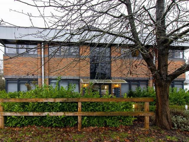 Apartment at Dwight Road, Croxley Green