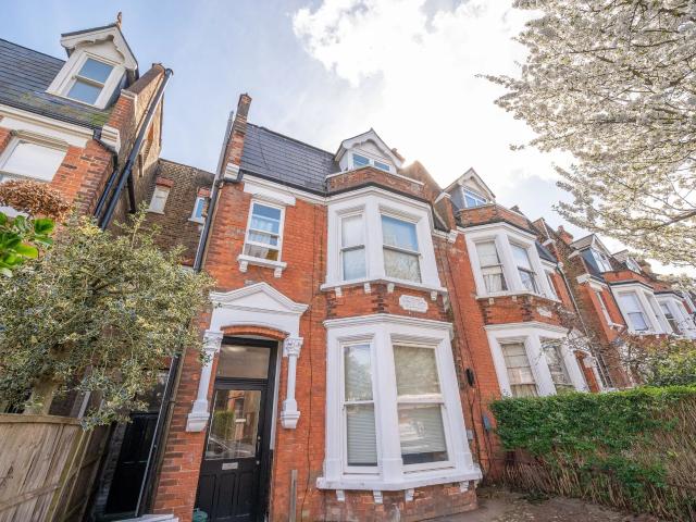 Apartment at Dyne Road, Greater London