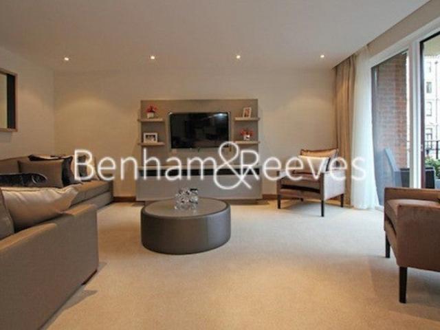 Apartment at Ennismore Gardens, City of Westminster
