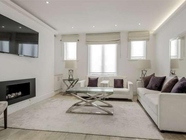 Apartment at Ennismore Gardens, City of Westminster