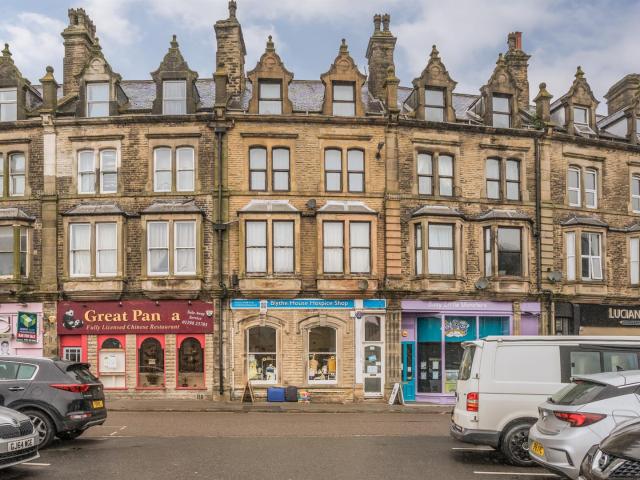 Apartment at Eagle Parade, High Peak